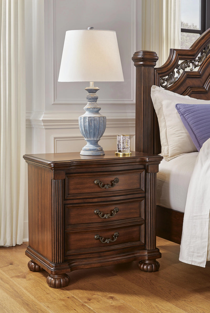 Lavinton Bedroom Set