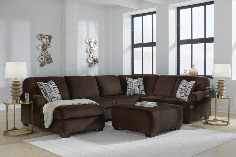 Kimlee Sectional with Chaise