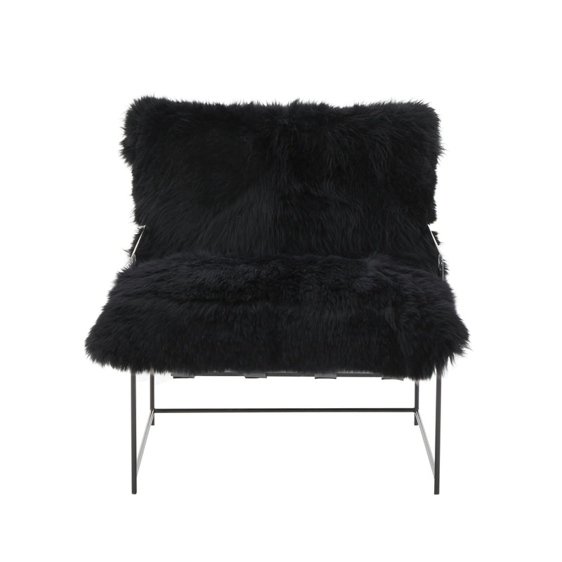 كرسي "كيمي" بلمسة نهائية من جلد الغنم الطبيعي